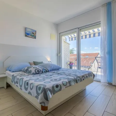 Blue Pearl Apartment *