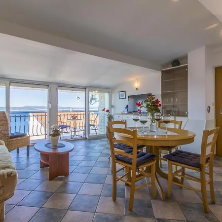 Blue Pearl Apartment *
