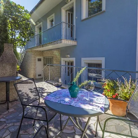 Blue Pearl Apartment